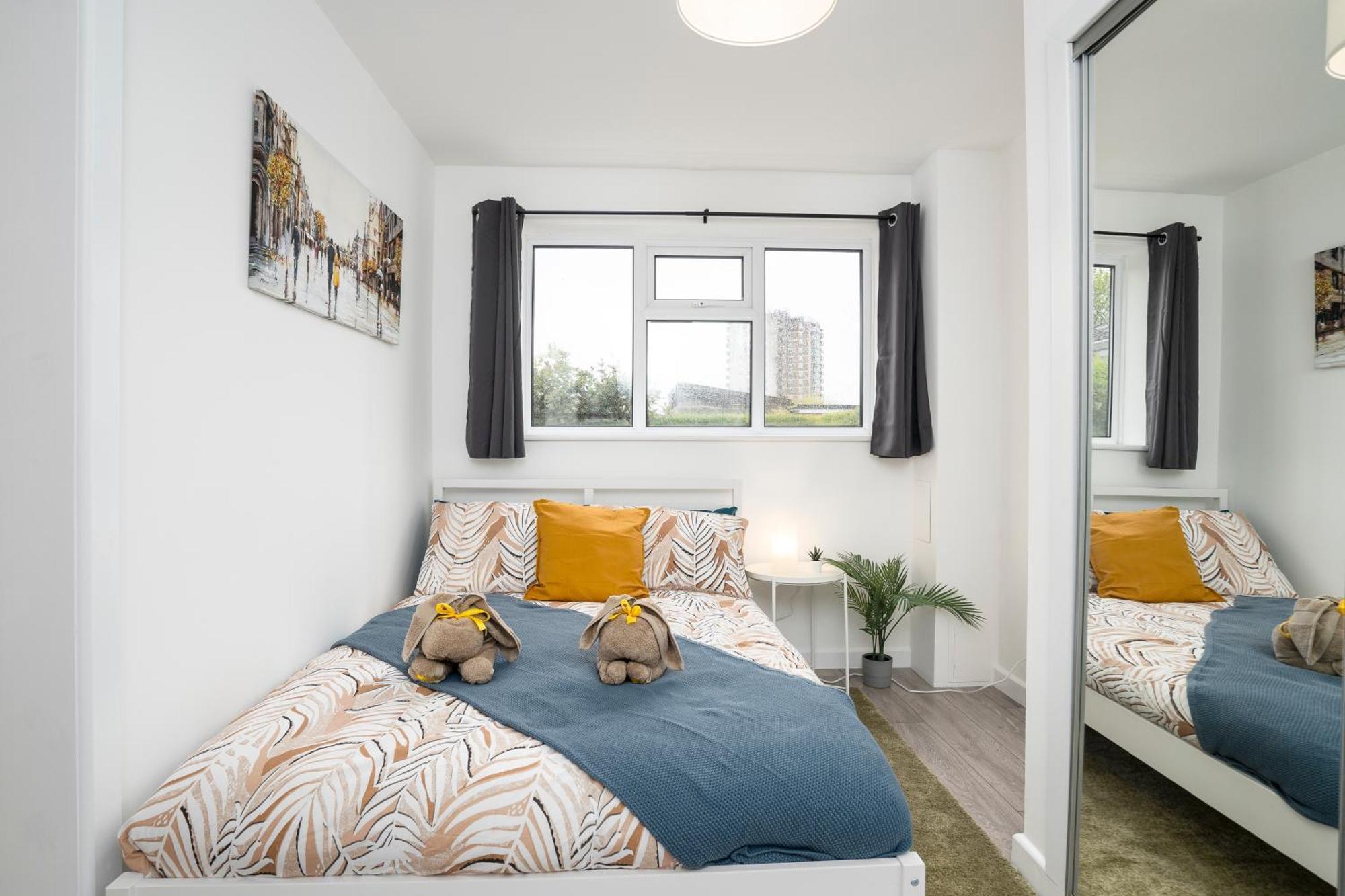 Modern 4 Bed House-Free Parking Διαμέρισμα Burton  Εξωτερικό φωτογραφία