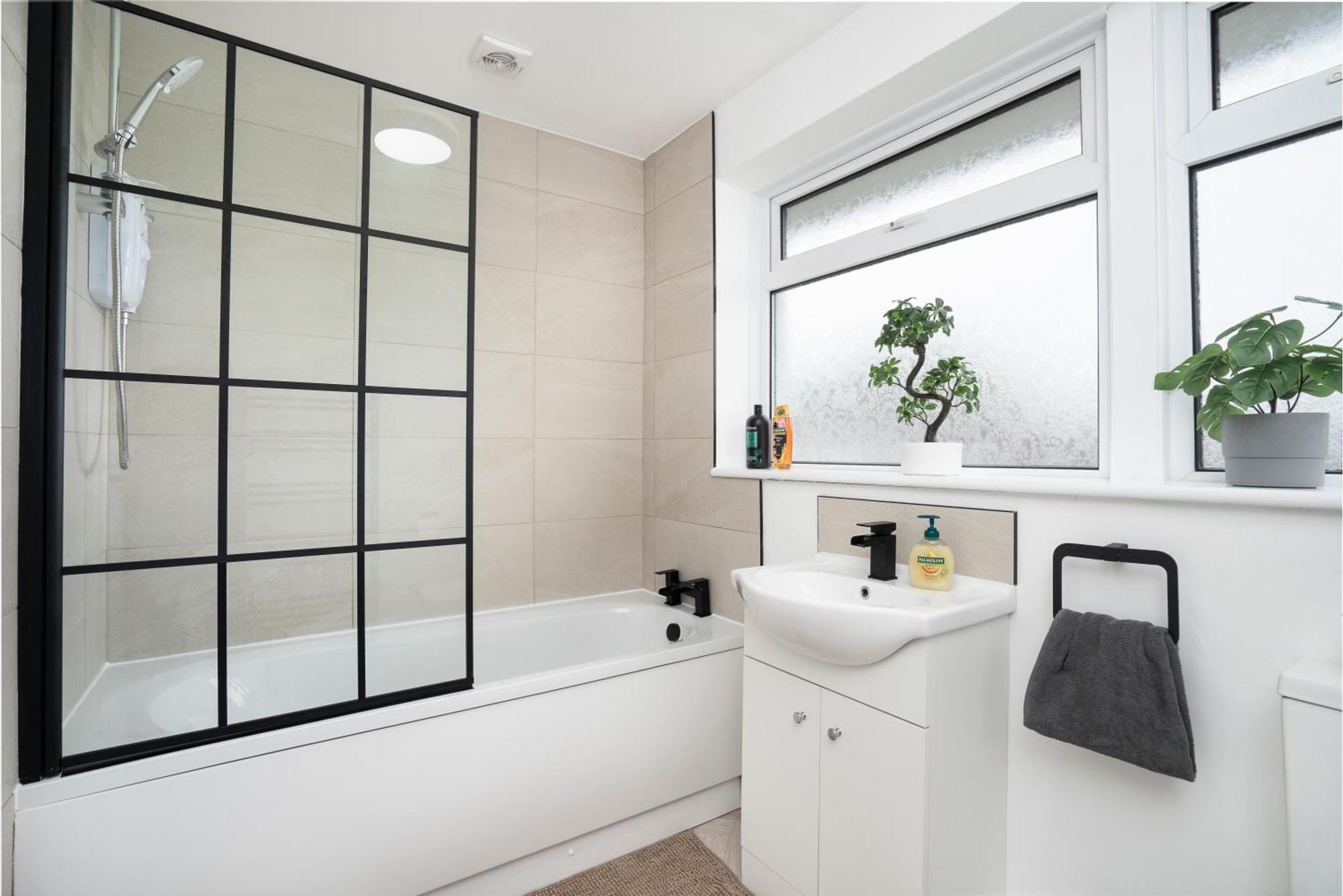 Modern 4 Bed House-Free Parking Διαμέρισμα Burton  Εξωτερικό φωτογραφία