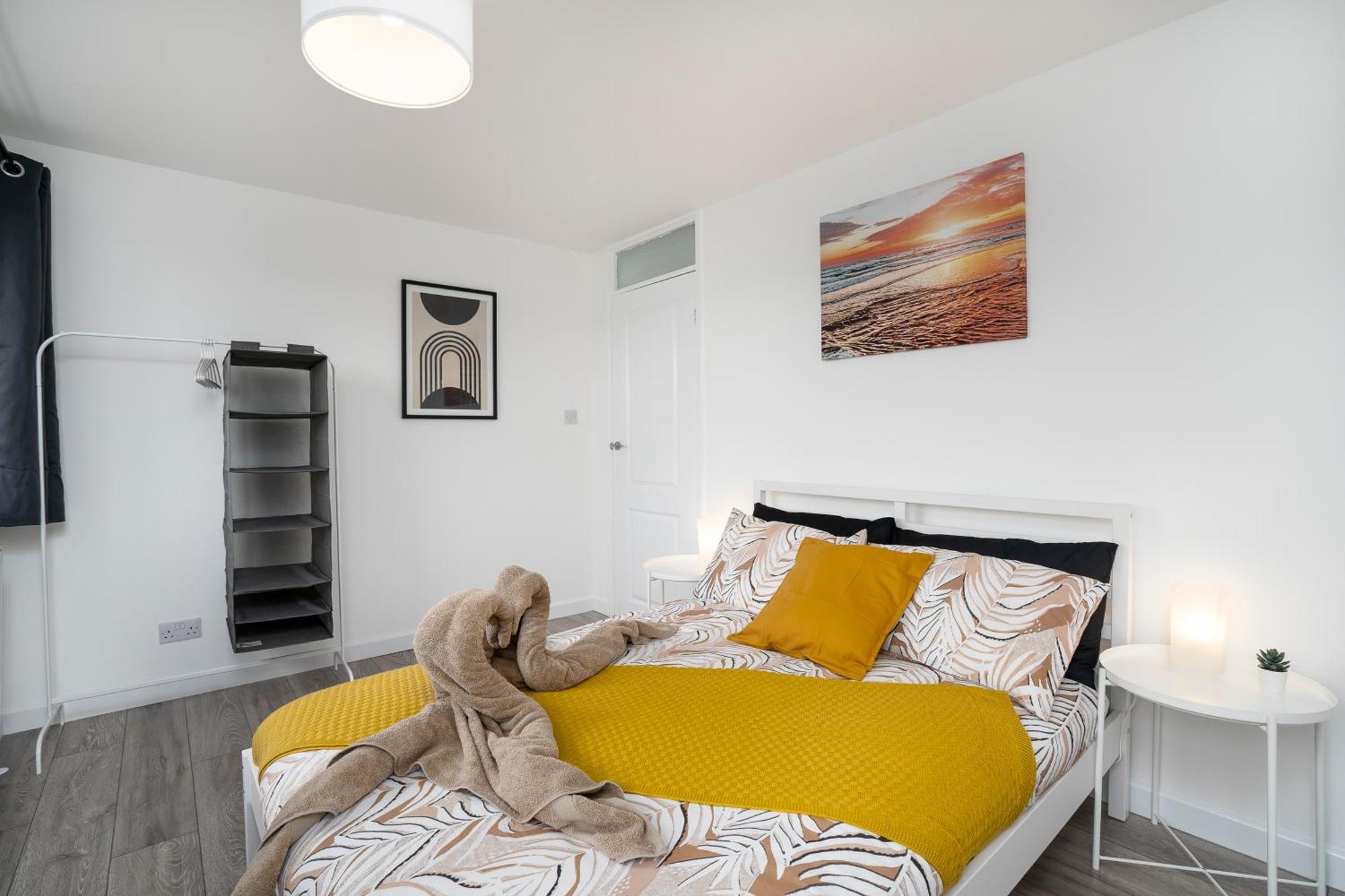 Modern 4 Bed House-Free Parking Διαμέρισμα Burton  Εξωτερικό φωτογραφία