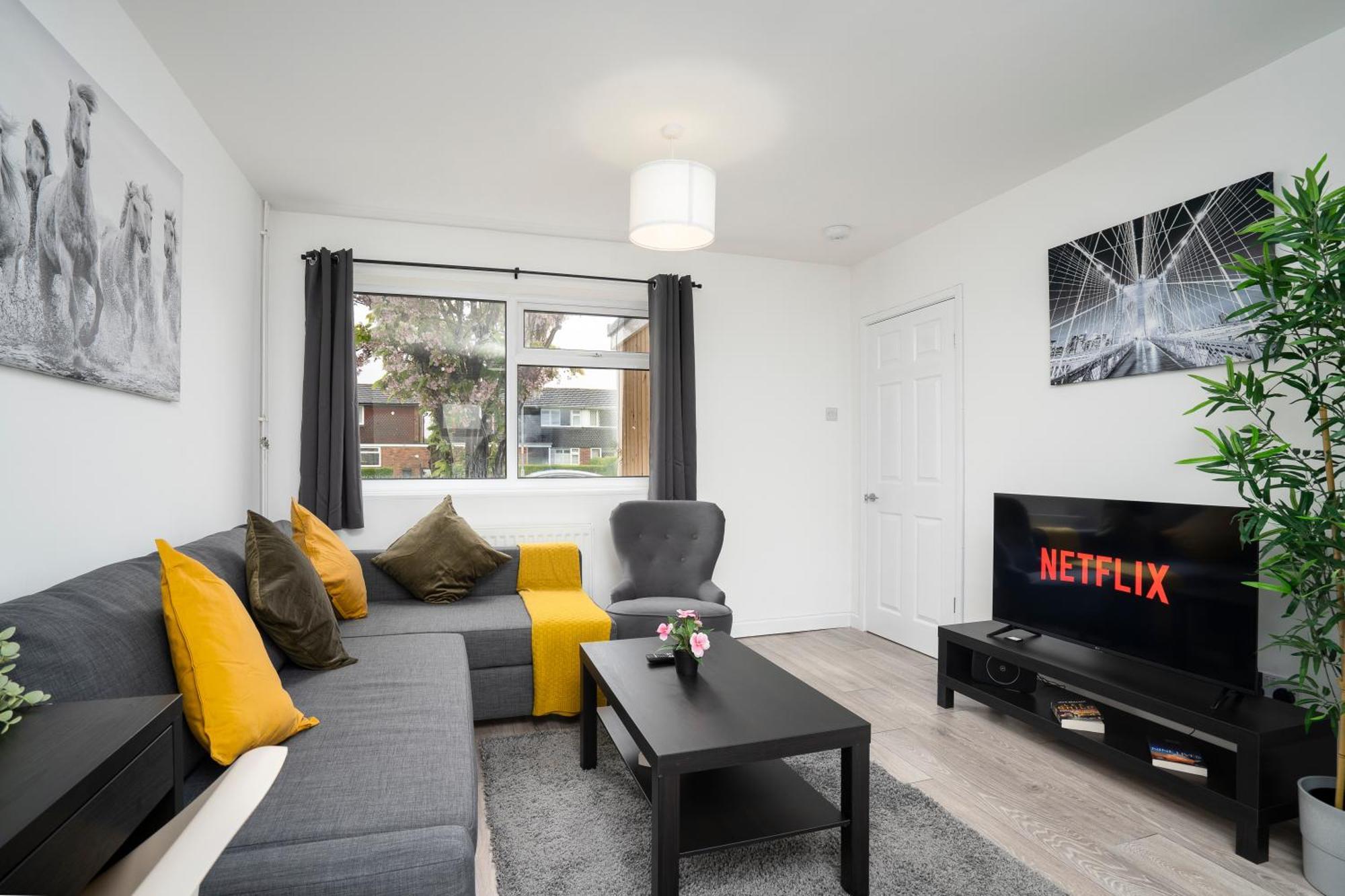 Modern 4 Bed House-Free Parking Διαμέρισμα Burton  Εξωτερικό φωτογραφία