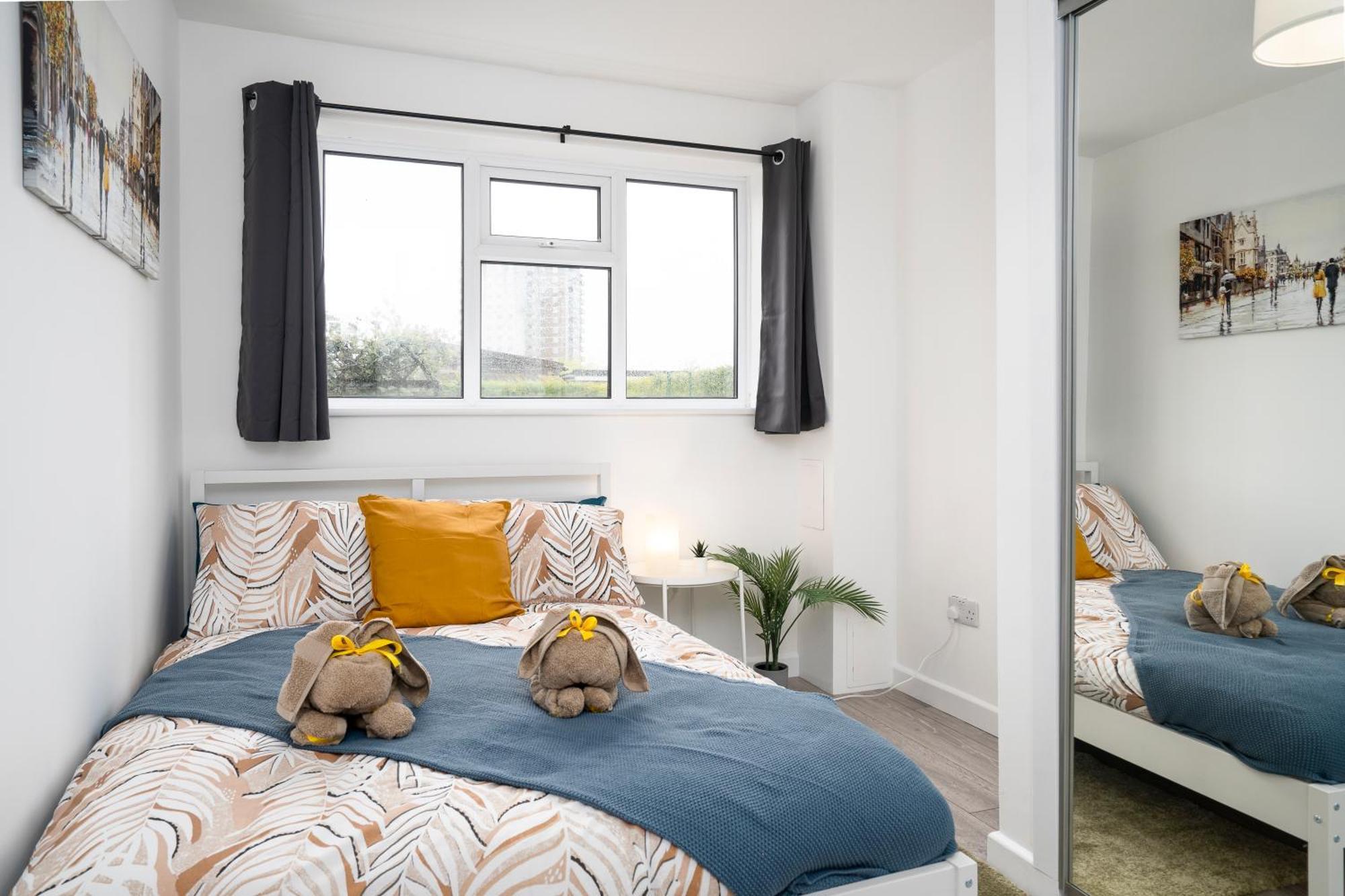 Modern 4 Bed House-Free Parking Διαμέρισμα Burton  Εξωτερικό φωτογραφία